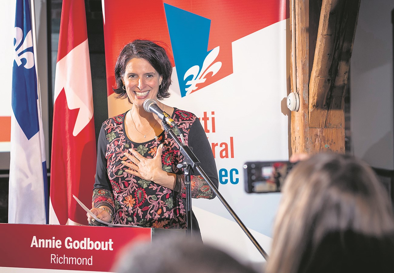 Annie Godbout lors de son allocution à la Poudrière.