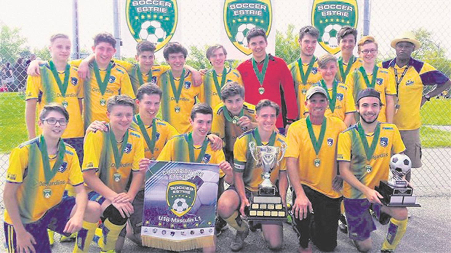 Parmi les nombreuses réussites de la saison 2017 du Nitro de l’Association du soccer mineur de Windsor figurait la victoire en finale de la Coupe des Grands A. C’était la première fois que le Nitro atteignait cette étape qui lui a valu la bannière des Champions et la médaille d’or. Il est à prévoir que l’année qui débute devrait également avoir son lot de réussites.