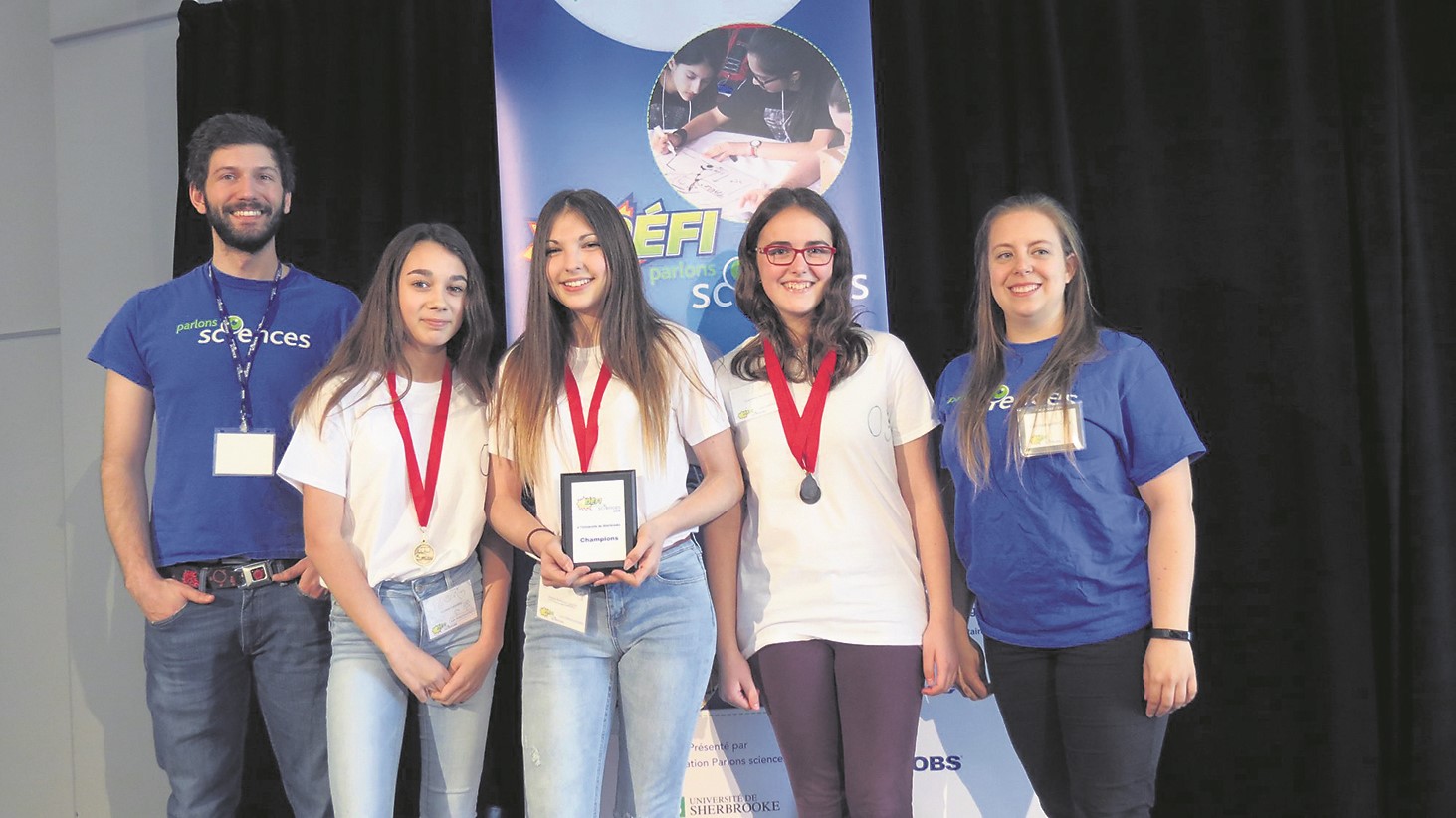 Dans l’ordre habituel, l’équipe des Indestructibles composée d’Audrey Larivière, Alysia Rodney-Labelle et Daphney Gauthier. (Photo : École secondaire du Tournesol).