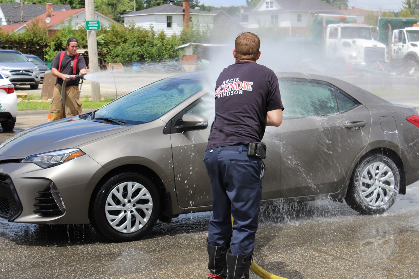De nouveaux soutiens pour le lave-autos des pompiers