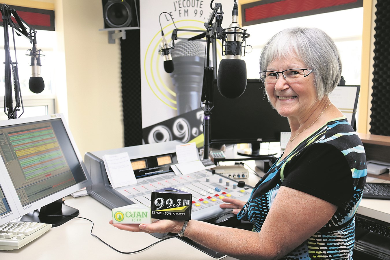 Fidèle au poste depuis 45 ans, on dit d’elle qu’elle est la « mère spirituelle de CJAN », Marie-Paule Gendron-Drouin, qui a 50 ans de radio derrière elle.