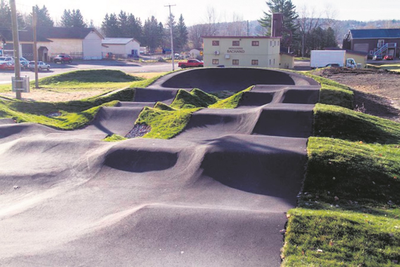 Selon qu’elle soit asphaltée ou sur terre battue, un parcours de vélo pour BMX et VTT est au parmi des sept projets.