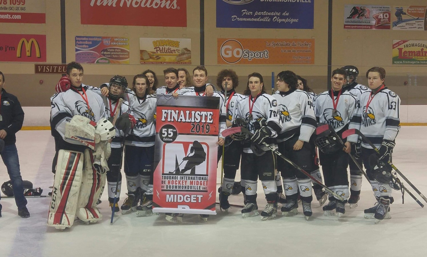 Les Hawks AWK lors au terme de la finale à Drummondville.