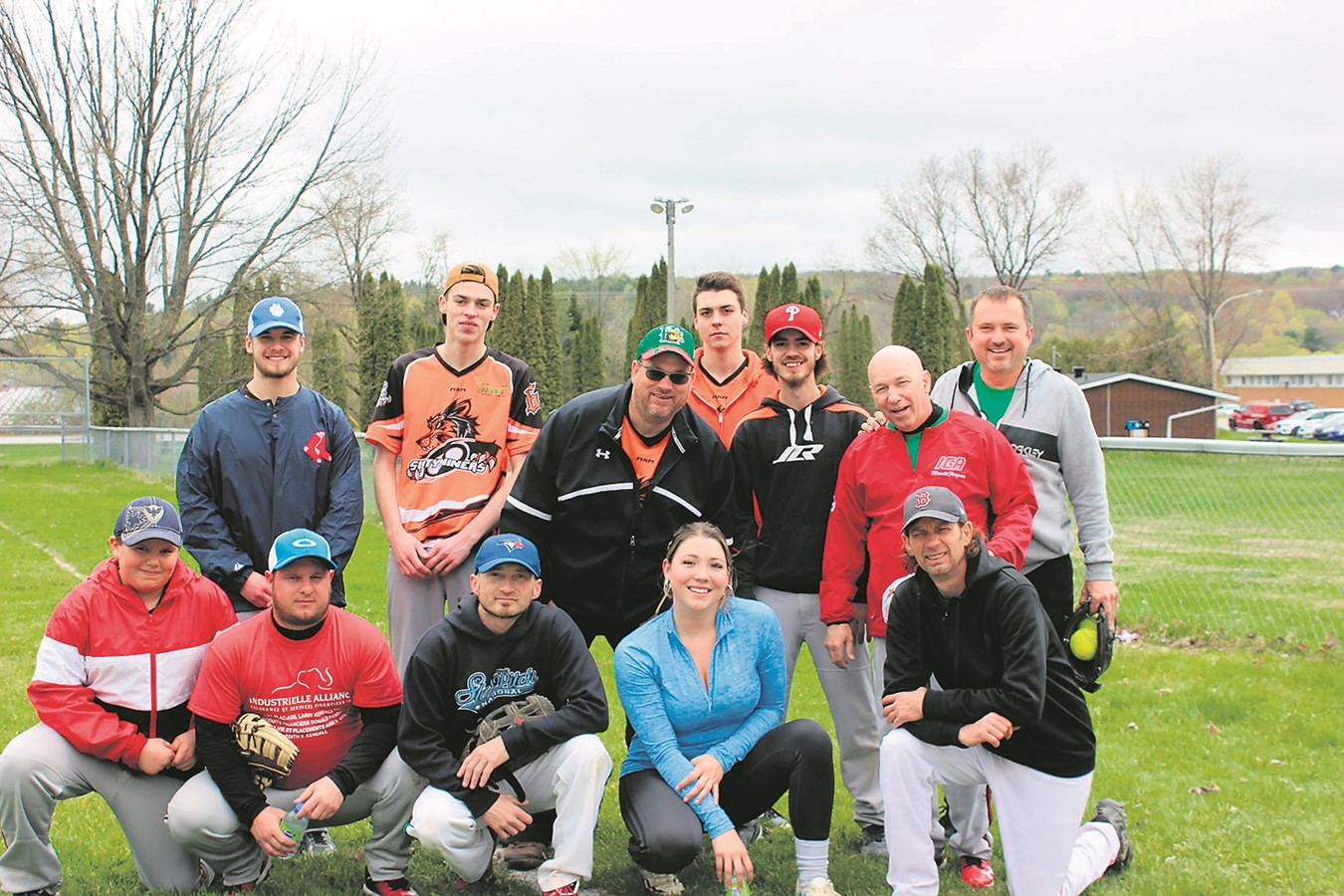 L’équipe championne du tournoi de balle : Les Pélos