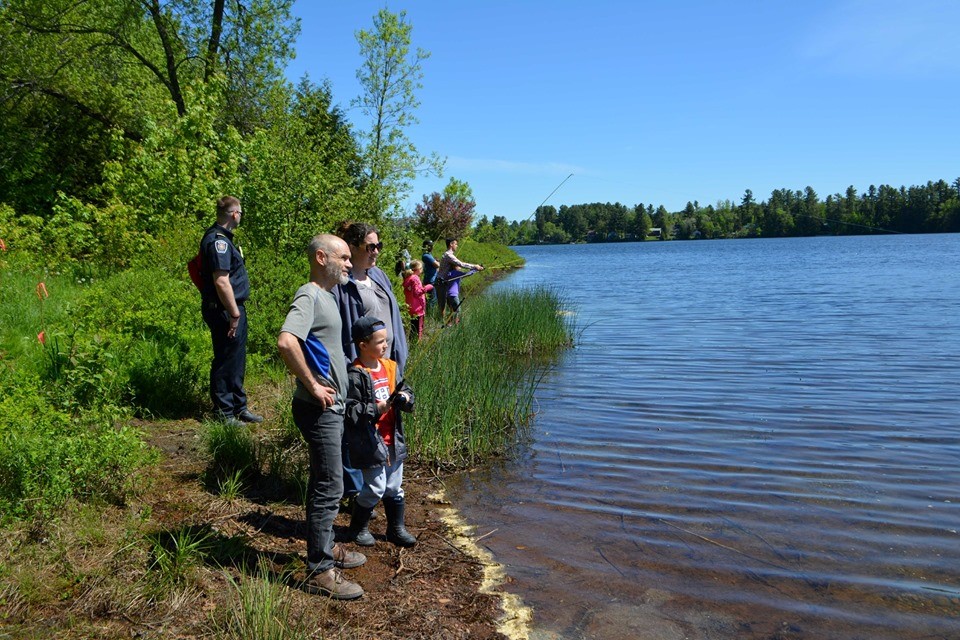 Lac Stoke : Des pêcheurs en herbe à l’action !