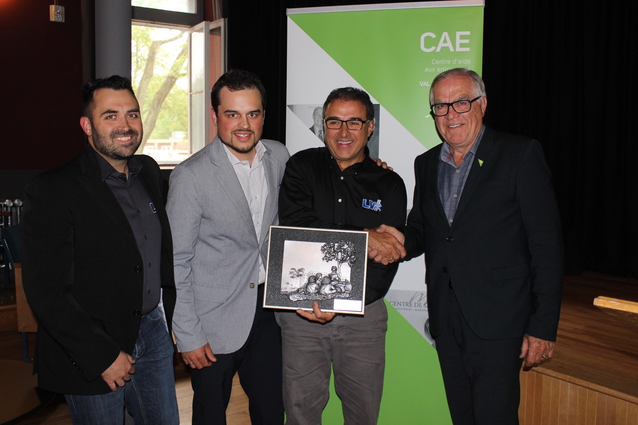 Shawn Boissonneault, Martin Dion, Denis Dion et André Desmarais du CAE.