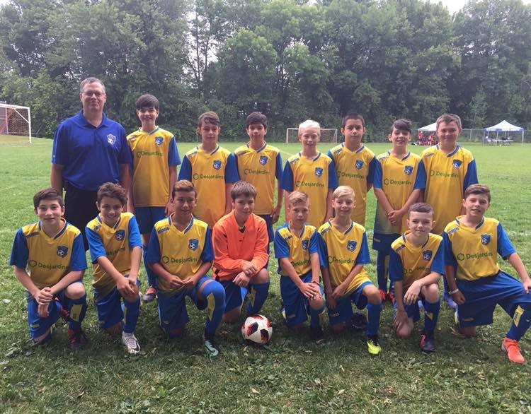 18 août. S’il y a quelques visages déçus sur cette photo, les U14A masculins peuvent être fiers d’eux face à une défaite de 3 à 1 en finale contre une équipe de Sherbrooke. Windsor a fait du bon travaille pour revenir au bercail avec la médaille d’argent.