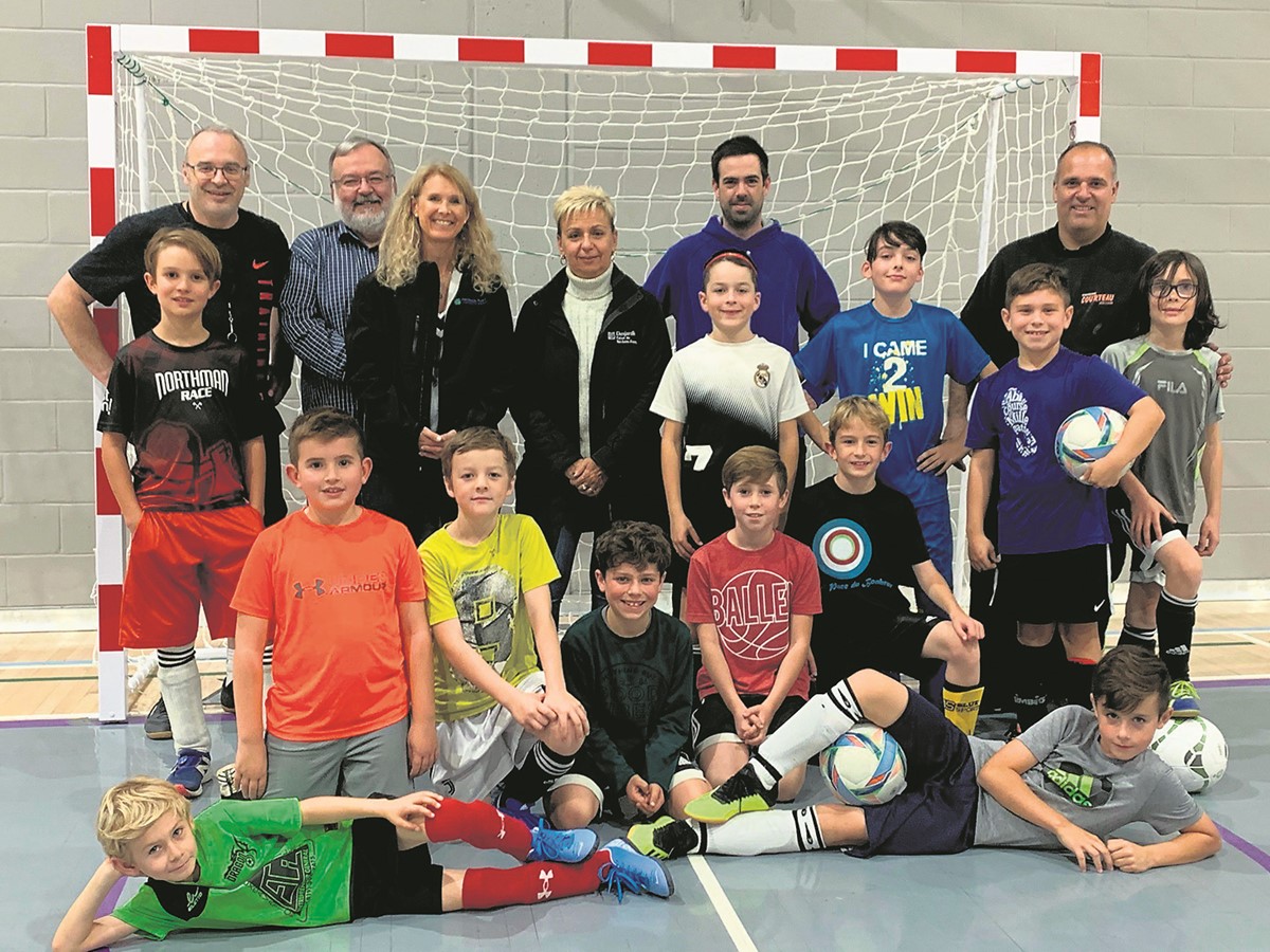 L’équipe du Futsal et les commanditaires