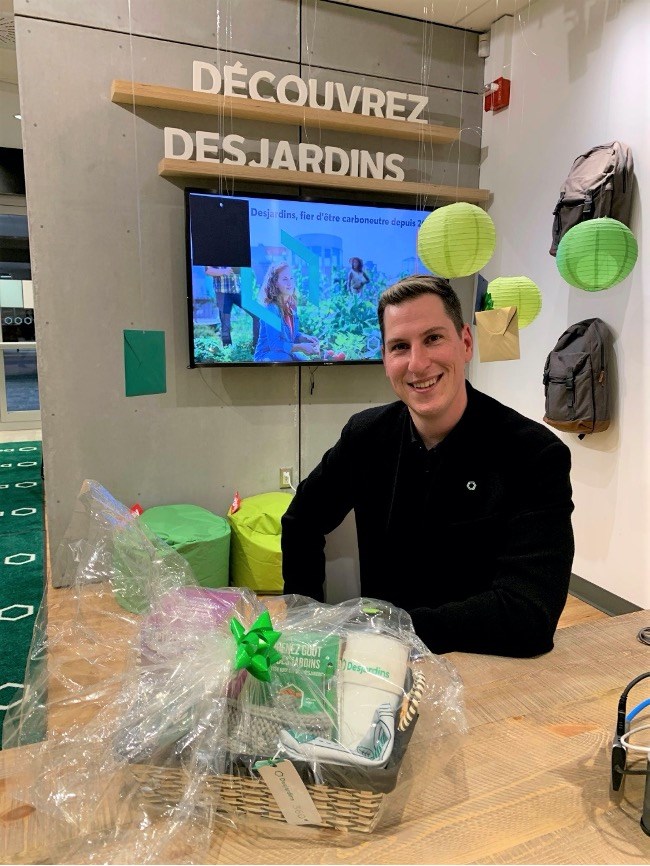 L’événement Distinction jeunesse Desjardins 2020, animé par l’humoriste Guillaume Pineault, a souligné 123 000 $ en bourses d’études et plus de 1 500 $ en prix pour les jeunes de l’Estrie.