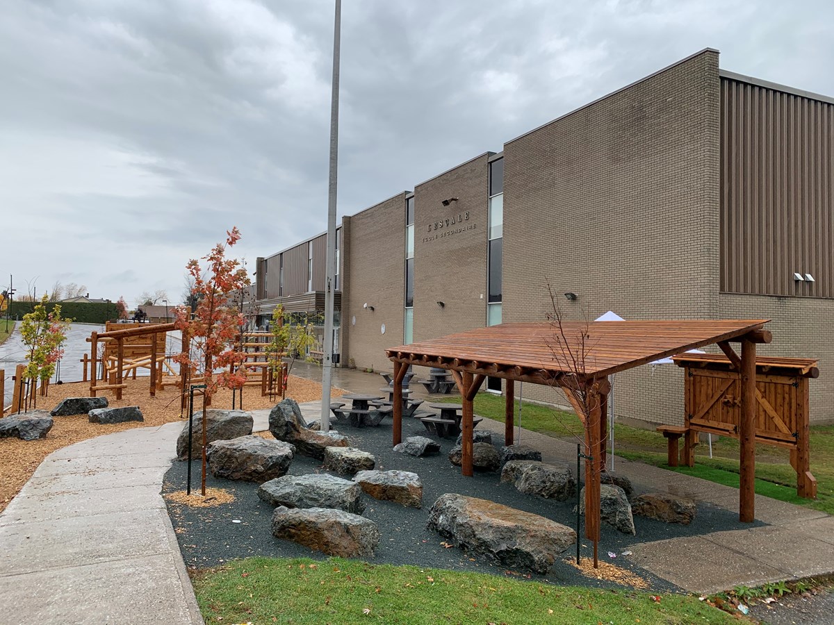 L’Escale inaugure sa nouvelle cour d’école