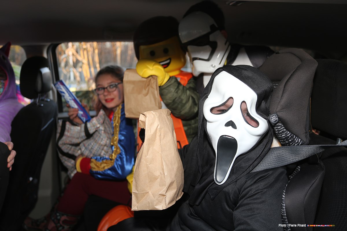 Plus de 280 voitures au service à l’auto pour l’Halloween