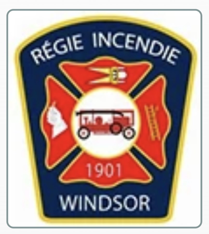 L’association des Pompiers de la région de Windsor appuie le CAB et les paniers de Noël