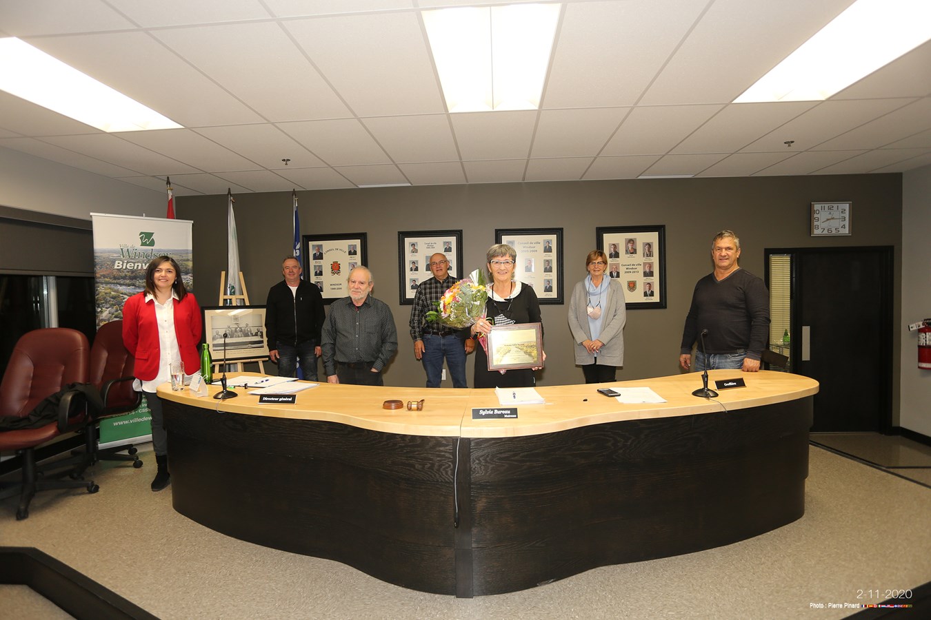 Novembre 2020 : Remise d’une plaque pour les 20 ans d’engagement politique à Mme Sylvie Bureau.