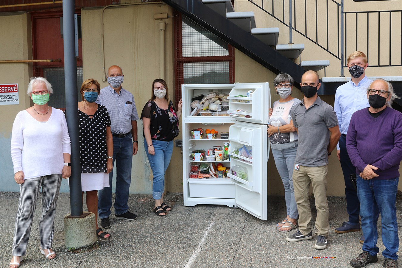 Septembre 2020 : Le lancement du Frigo communautaire au centre communautaire grâce au partenariat de l’OMH, du Centre communautaire et du CAB de Windsor et région.