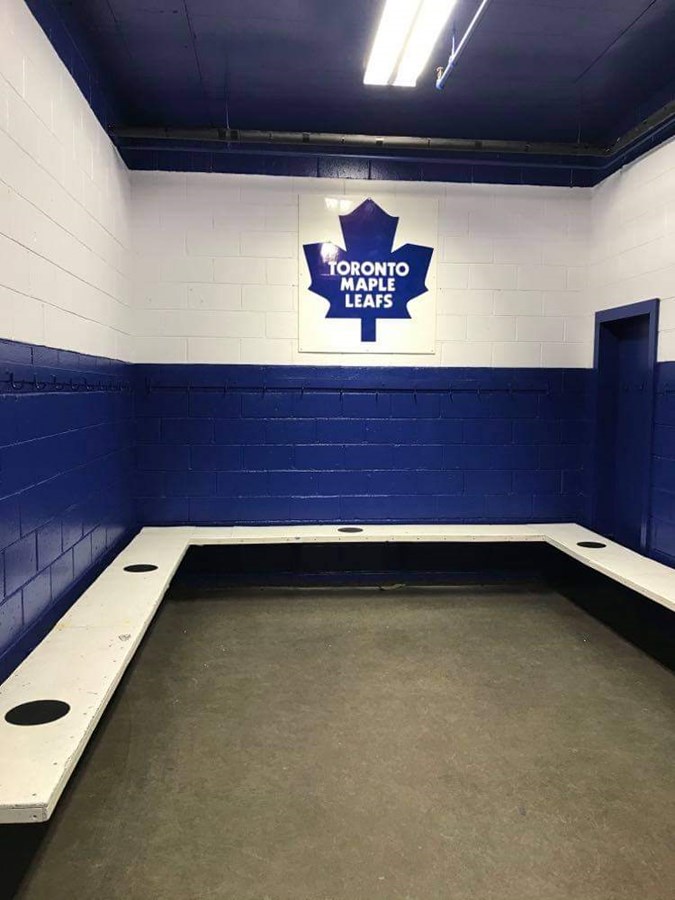 Un peu de LNH dans les vestiaires de l’aréna Connie-Dion