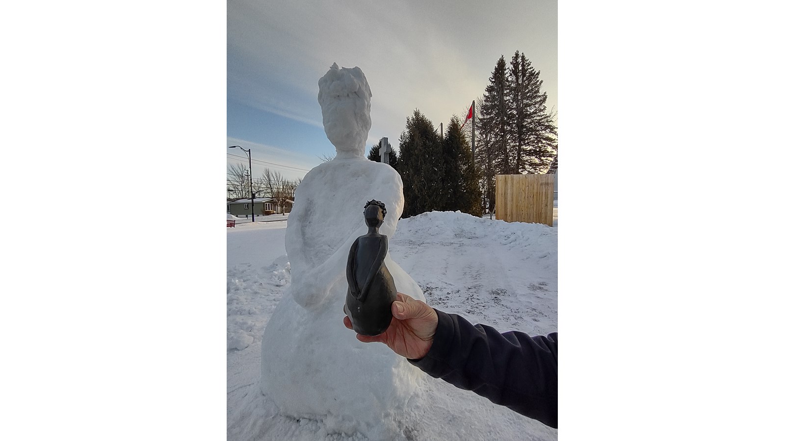 Des artistes et familles de Val-des-Sources se sculptent un peu de bonheur hivernal