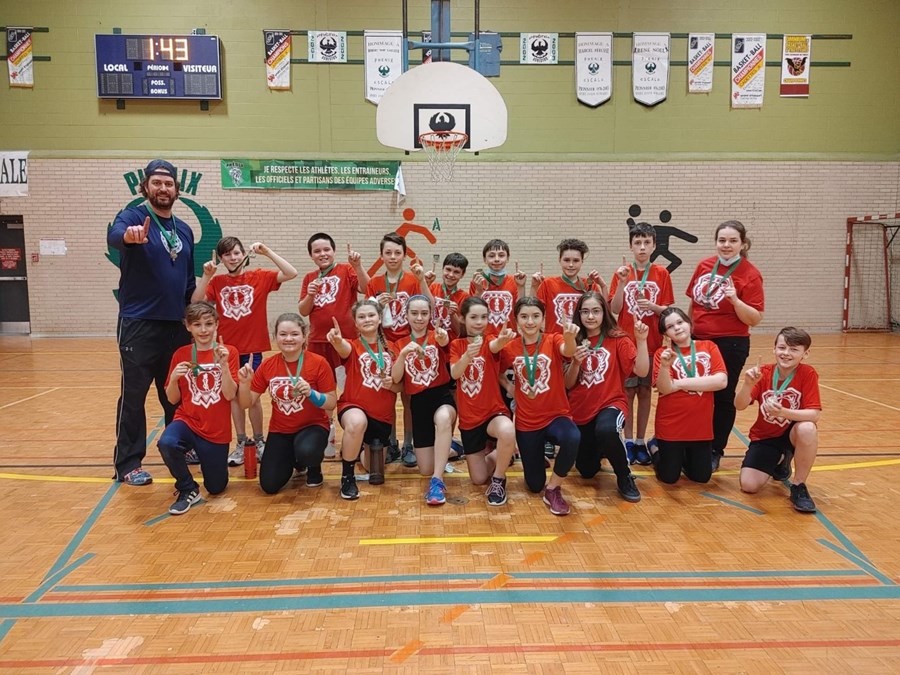 L’équipe gagnante du tournoi : l’école de A.D.S de Danville.