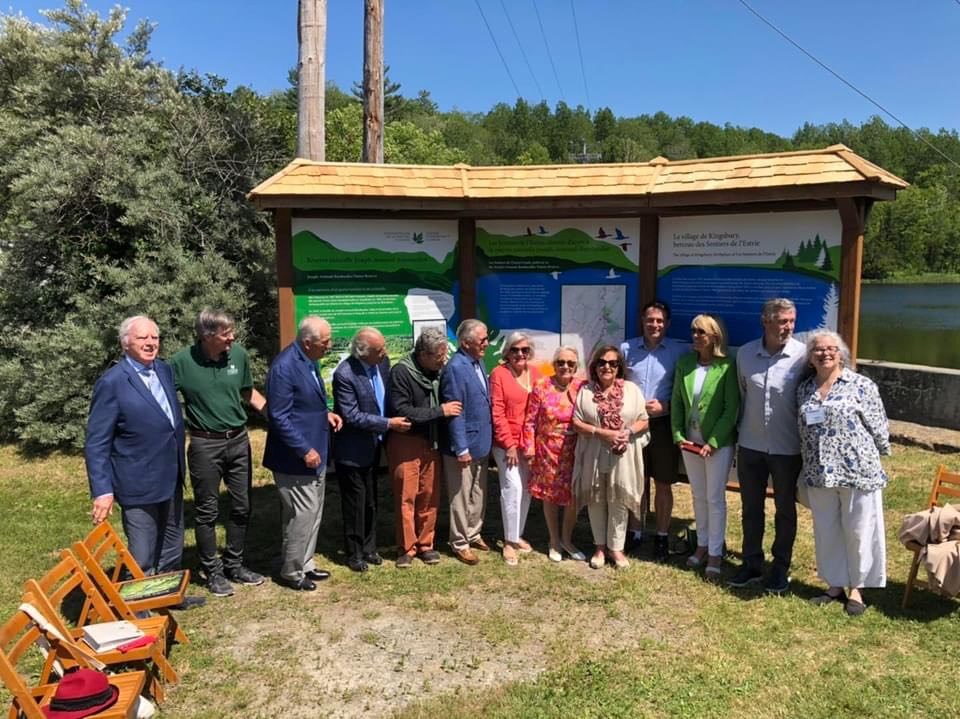 Les autorités ont inauguré la Réserve naturelle Joseph-Armand-Bombardier qui permettra de protéger la faune et la flore aux abords du marais Kingsbury et le long de la rivière au Saumon.