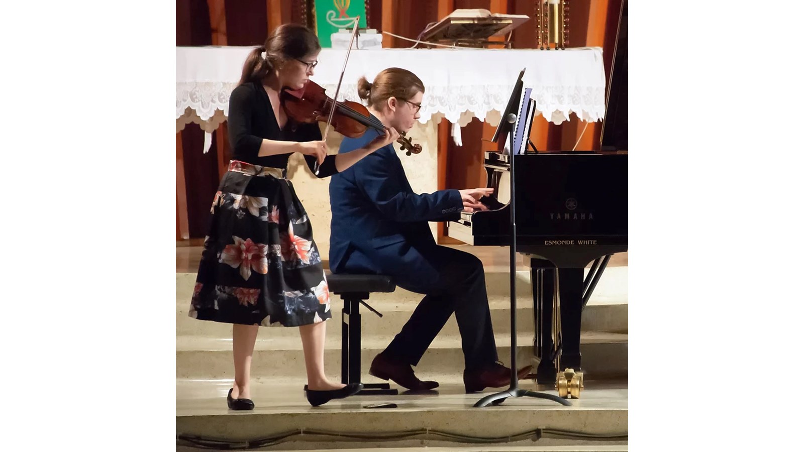 Le Duo Pierné, composé d’Antoine Laporte, pianiste et de Marie-Claire Vaillancourt, violoniste.