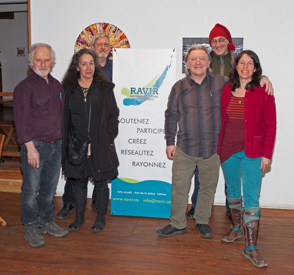 Voici les personnes formant le C.A. 2022 de l’organisme RAVIR. De gauche à droite: Donald Mercier, Yvonne Barreau-Fein, Gaetan Macra (nouveau président), Benoit Bourassa, Patrick Therrien et Erika Eggena. (Crédit photo: André Lachaine)