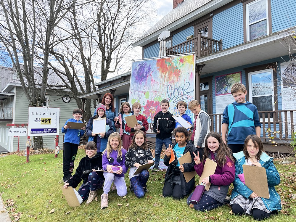Mélanie Poirier a fait vivre une expérience artistique aux jeunes de l’école de Durham-Sud