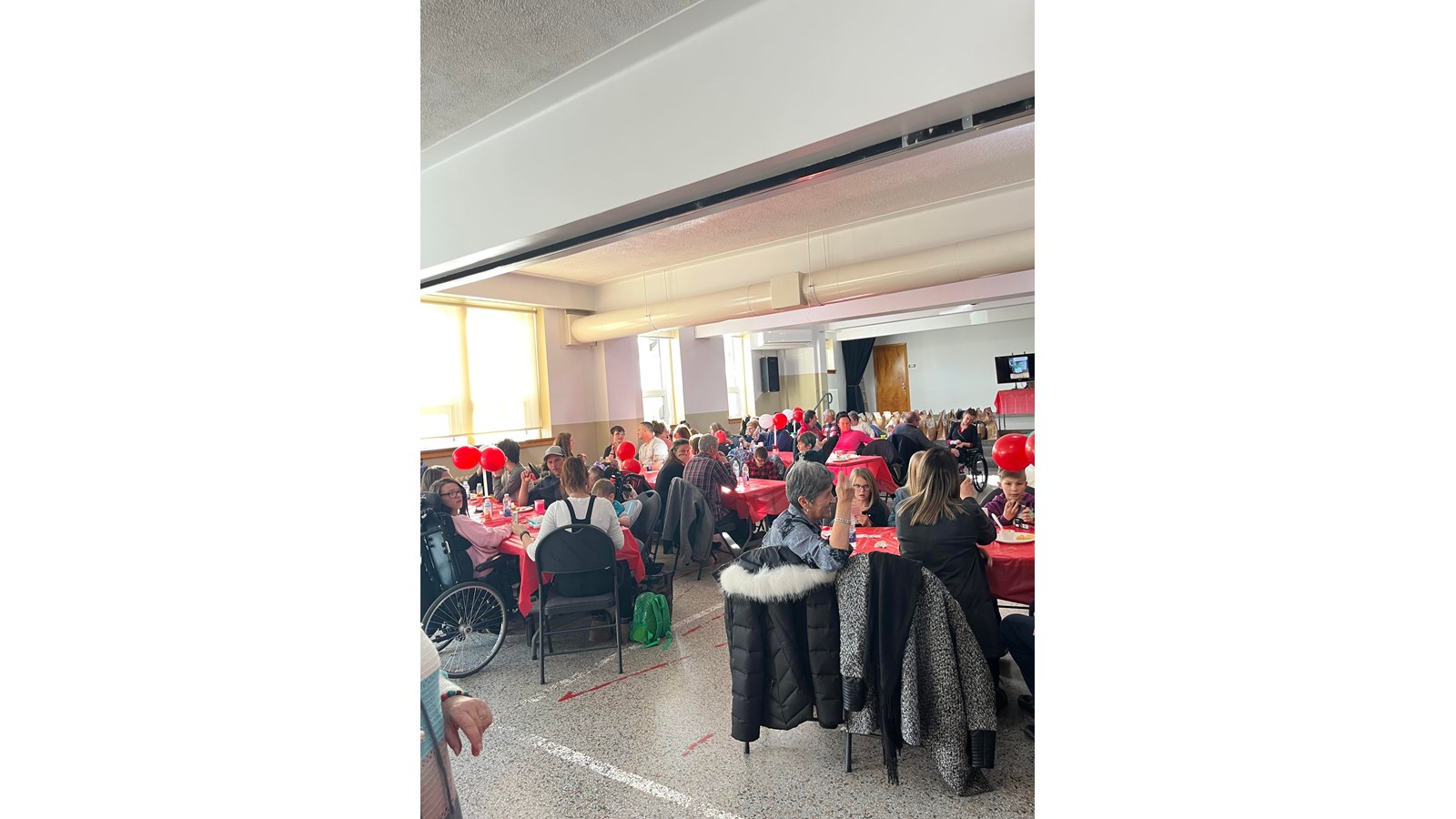 Quelque 90 personnes ont pris part du traditionnel brunch de Noël du Centre de répit Théo Vallières.