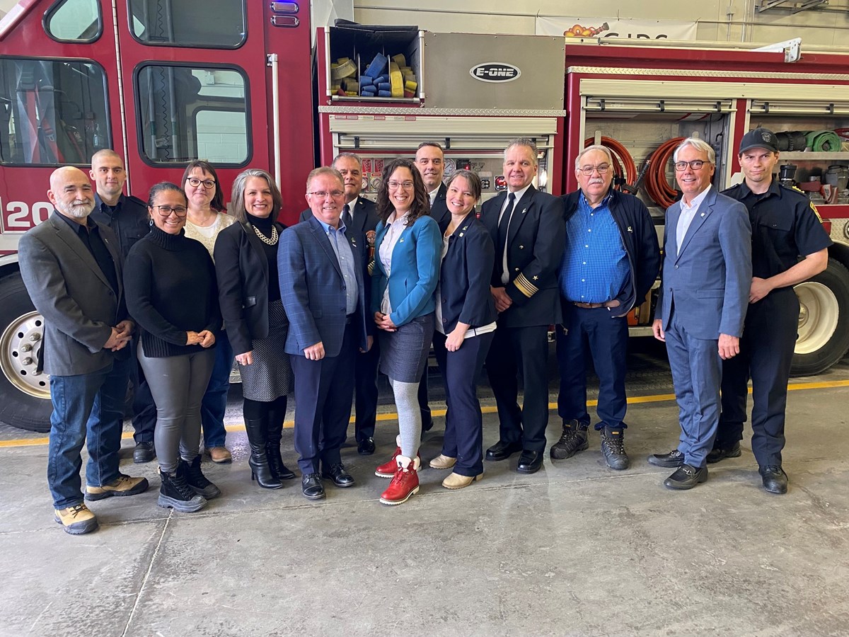Les dignitaires de Sherbrooke et de Saint-Denis-de-Brompton ont visité la caserne no 2 située sur le boulevard Plateau-Saint-Joseph.
