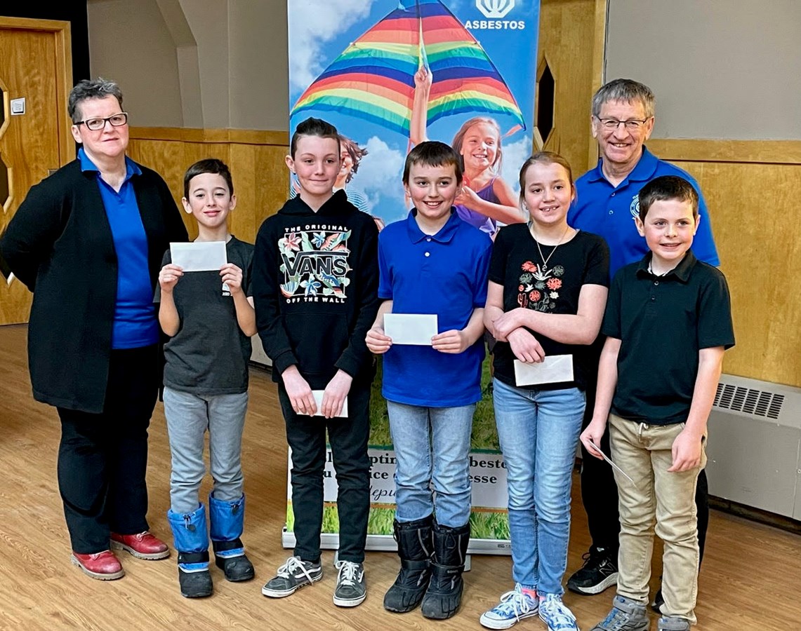 École La Passerelle : présidente Chantale Lapointe-Gallant, Alex Roy, Rémy Dubois (capitaine), Caleb Thibert-Leblanc, Ève Tousignant, Jean Nadeau, Hugo Leclerc.