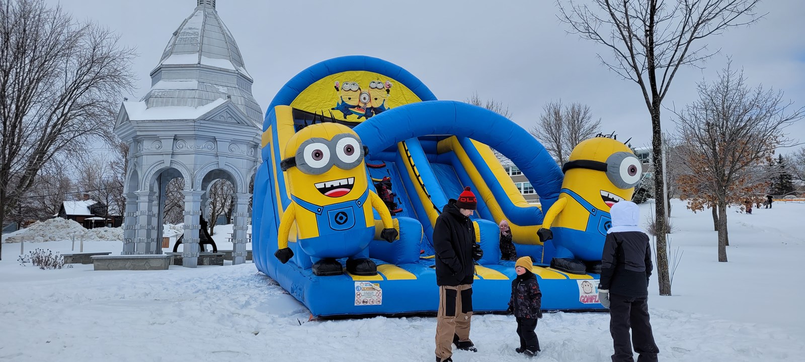 Les plus jeunes ont été attirés par les trois jeux gonflables installés à l’occasion du Carnaval.