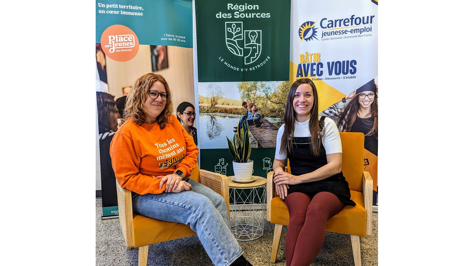 Marie-Pier Therrien et Véronique Pelletier forment l’Escouade d’accueil chargée d’accompagner les nouveaux arrivants dans chacune des étapes de leurs démarches d’installation dans la région de la MRC des Sources.
