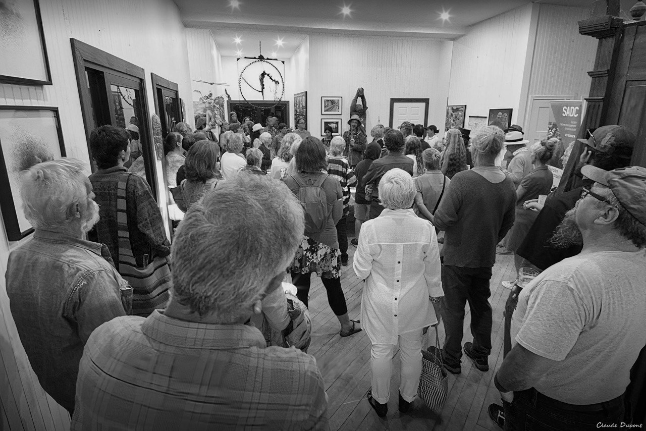 Succès éclatant lors du vernissage du Court Circuit d’Art