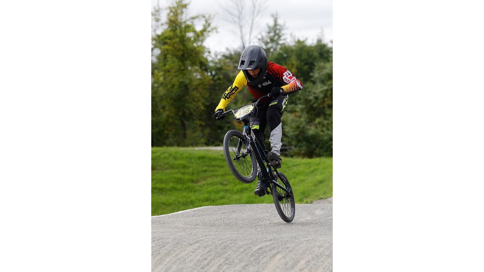Noah Spooner se prépare pour les championnats du monde de BMX