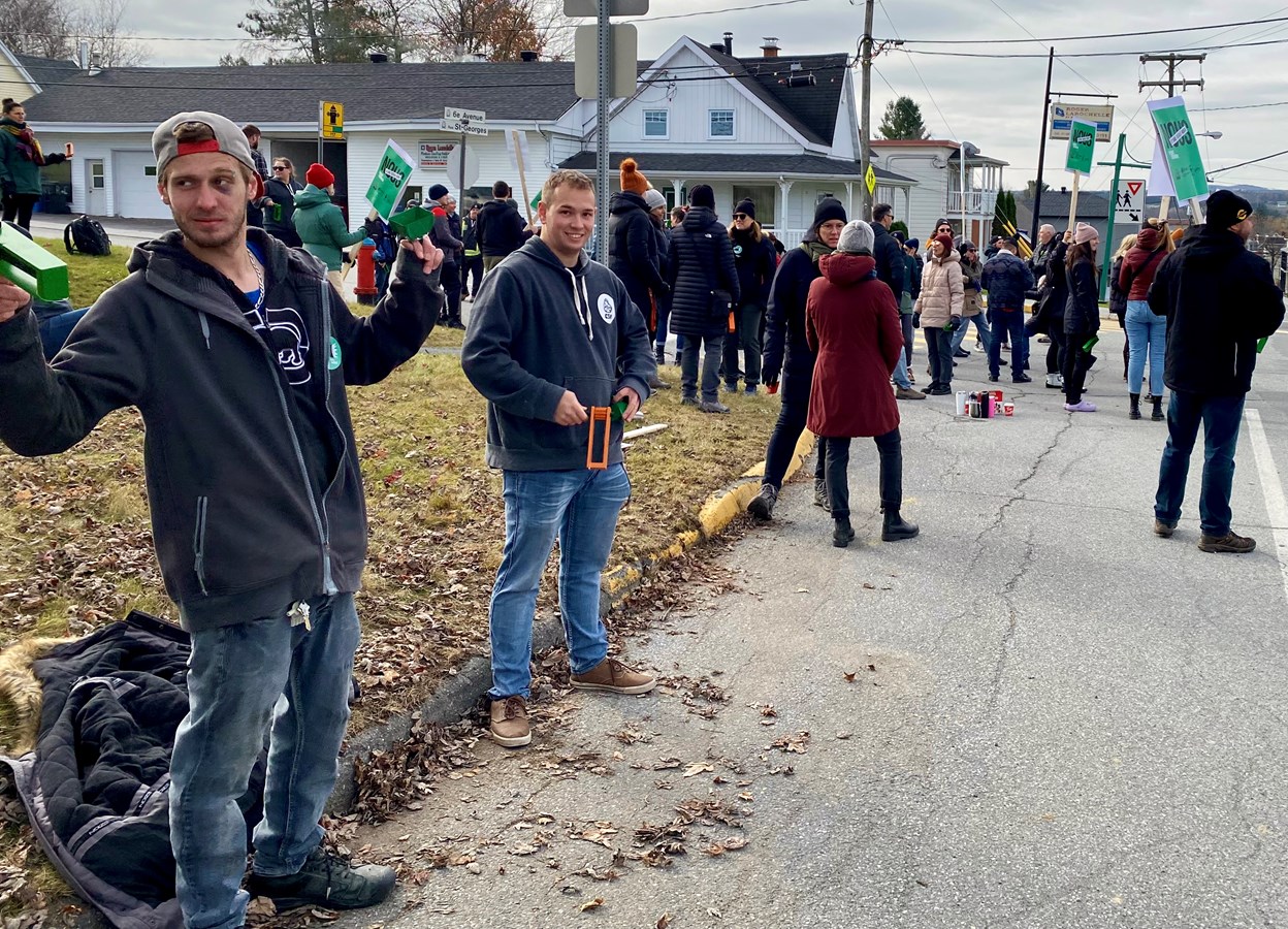 Premières heures de grève pour le front commun