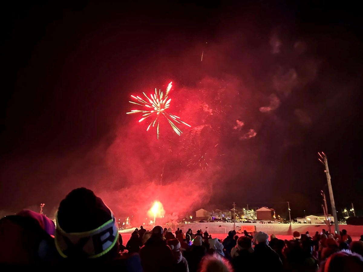 Des mégafeux d’artifice étaient à la programmation de cette soirée haute en couleur.
