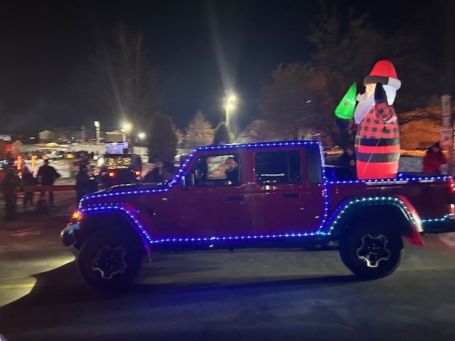 Les agents de la SQ participent aux activités de Noël dans les Sources