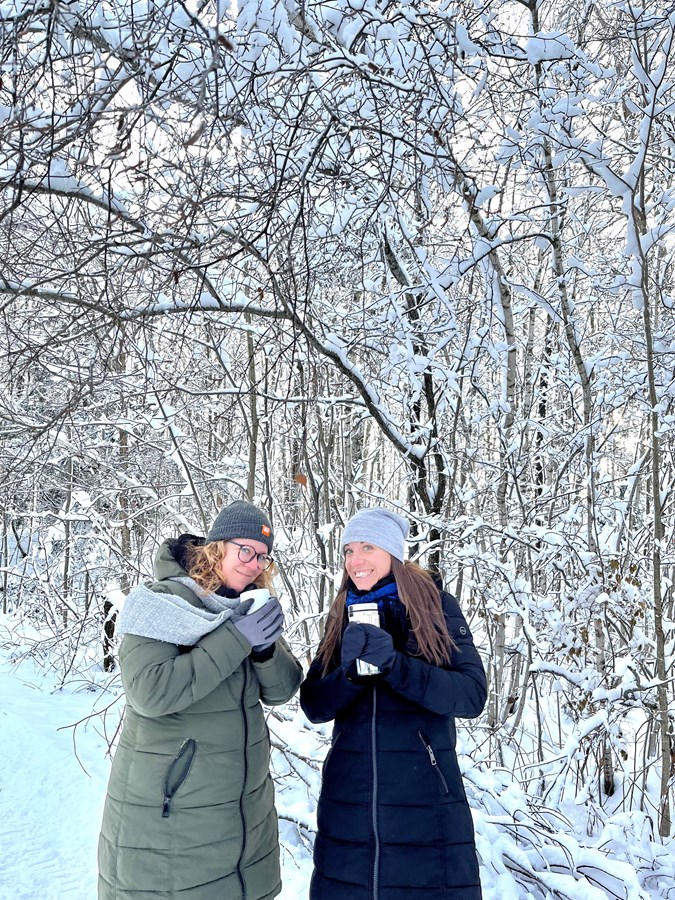 Le duo composant l’Escouade d’accueil composé de Marie-Pier Therrien du Carrefour jeunesse-emploi et Véronique Pelletier de la MRC des Sources.