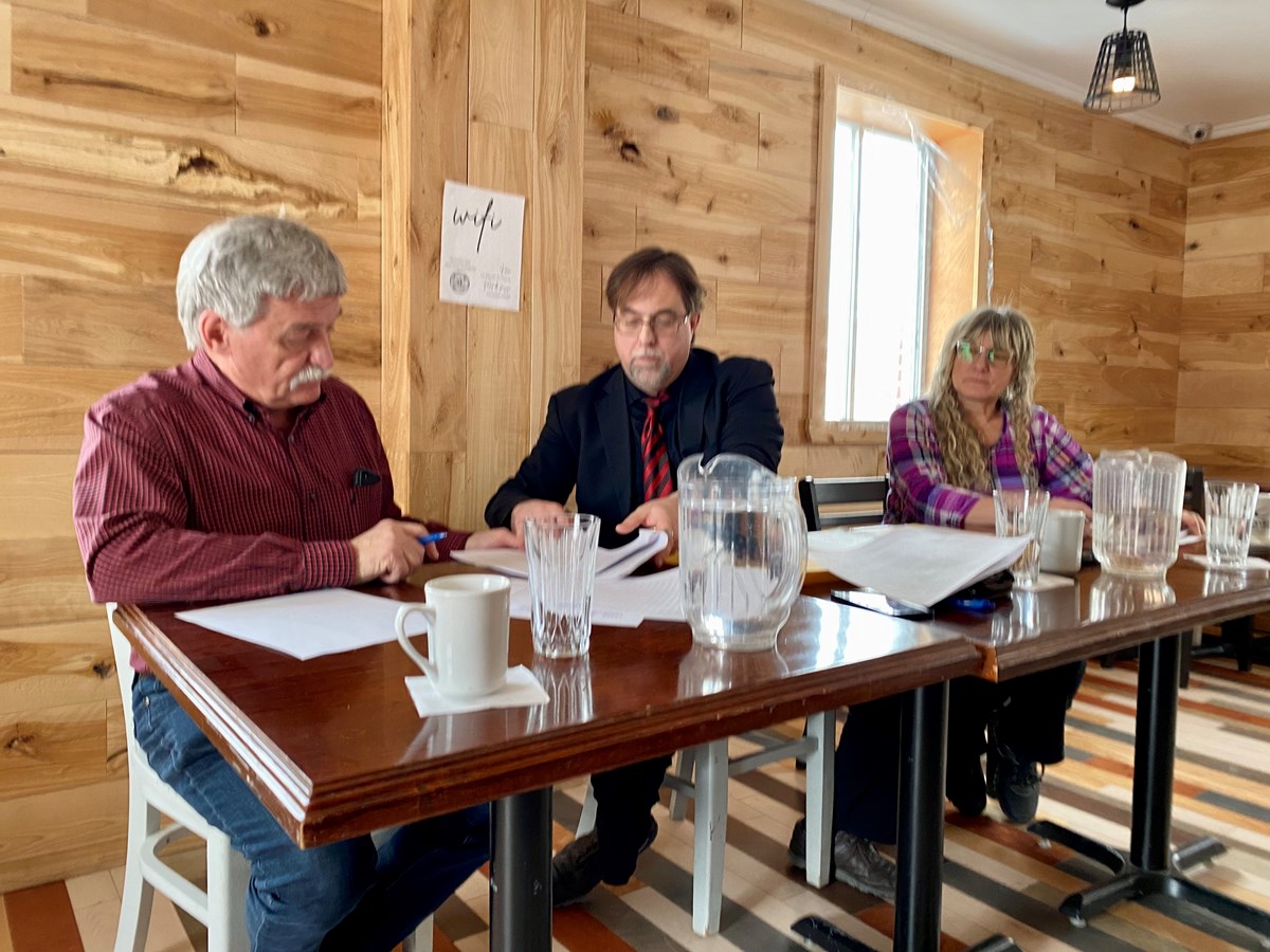 Jean-Guy Dionne, Michel Plourde et Nathalie Boissé.