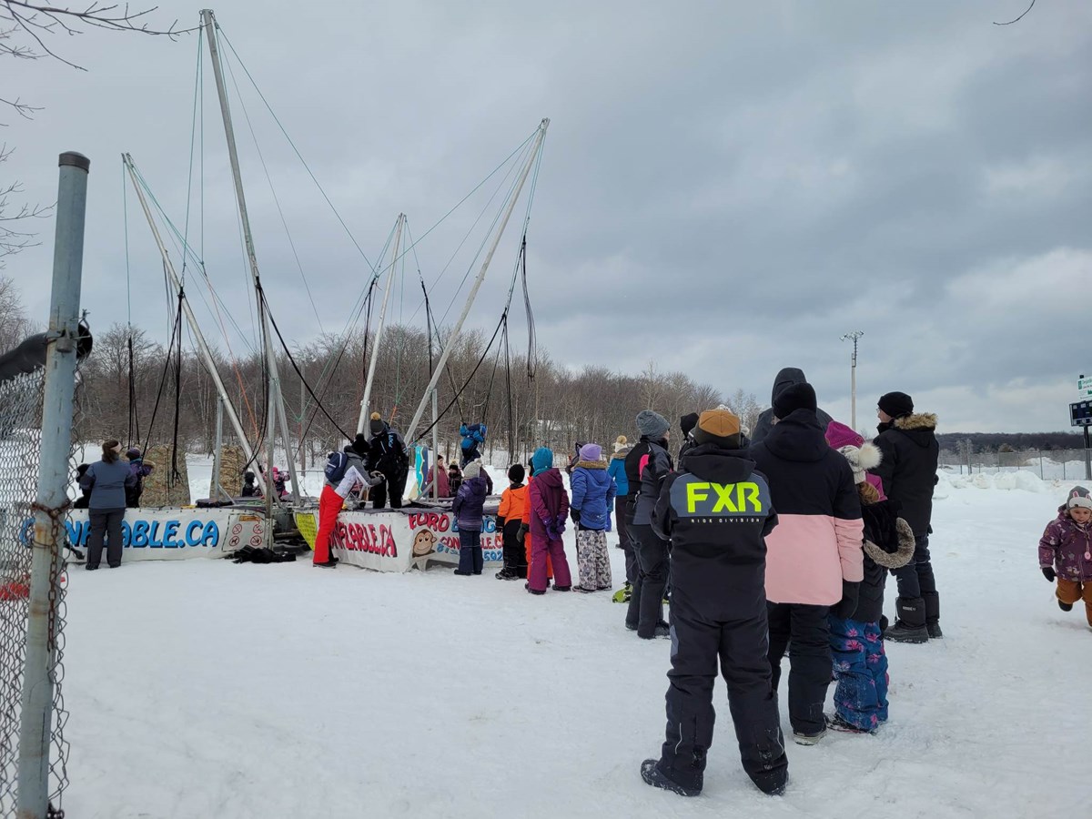Le B-12 de Bombardier s’invite au Carnaval de Saint-Claude