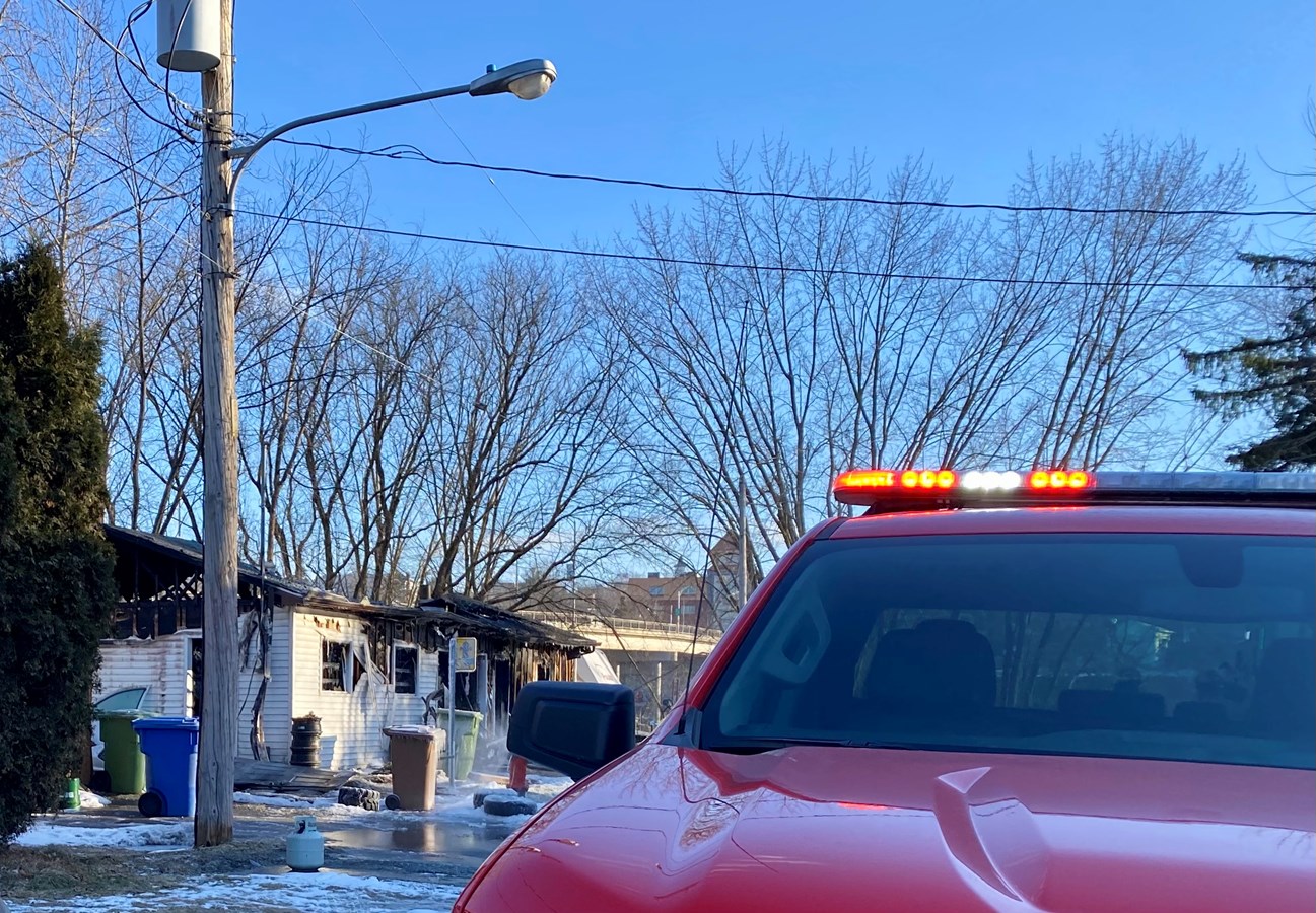 Une enquête a été instituée. La cause de l’incendie n’est pas encore déterminée.