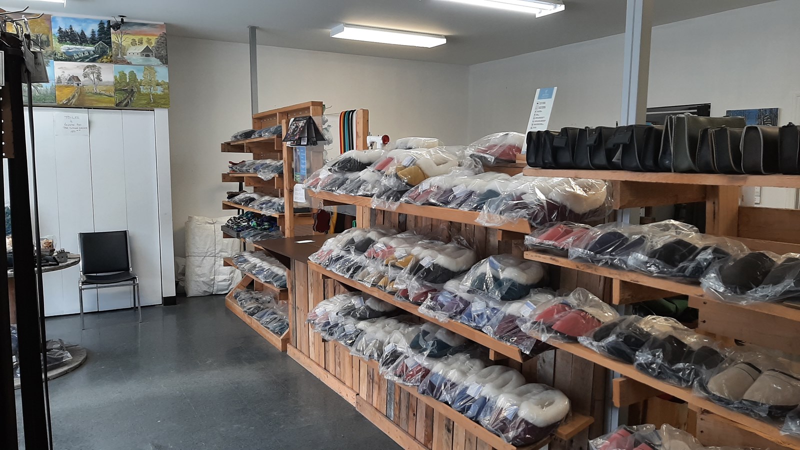 L’ouvrage ne manque surtout pas dans ce commerce situé au 359, rue Principale Nord, à Richmond.