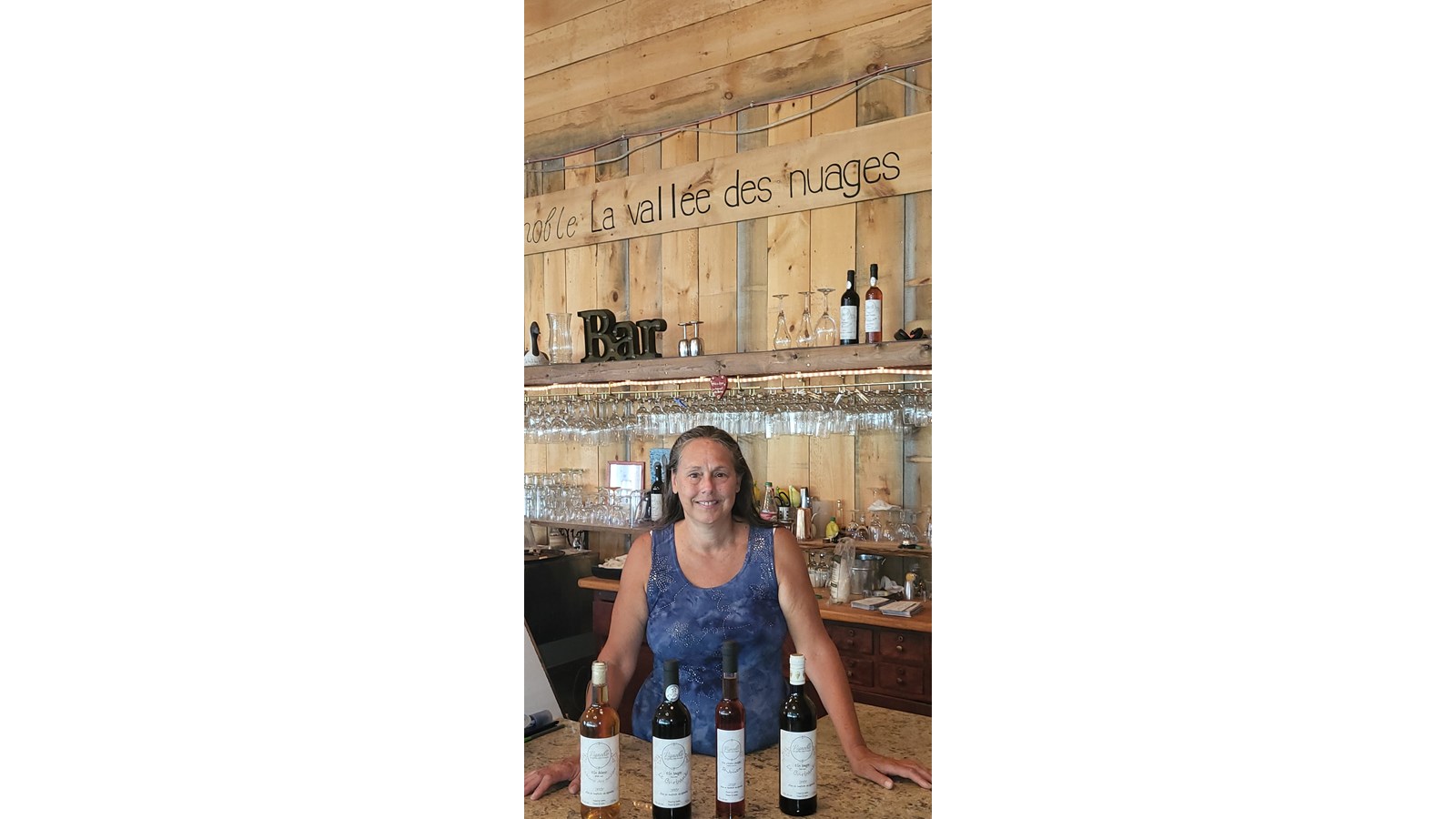 Mme Manon Therrien, copropriétaire du vignoble La Vallée des Nuages de Danville.