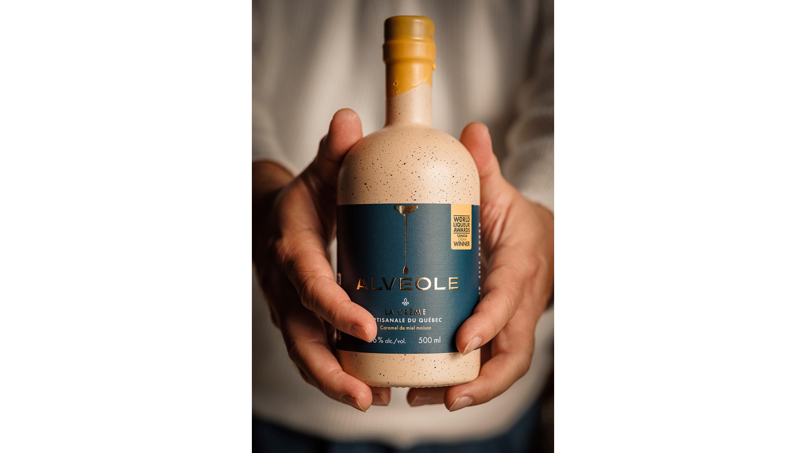 Alvéole devient la toute première crème alcoolisée purement québécoise à être disponible à la SAQ.