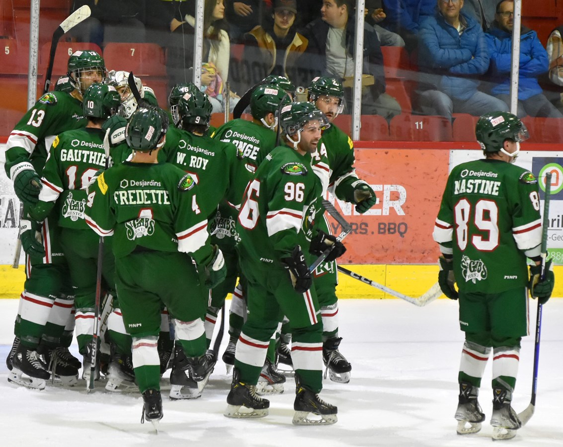 Le Desjardins — Wild bat les Cobras et demeure à égalité au premier rang