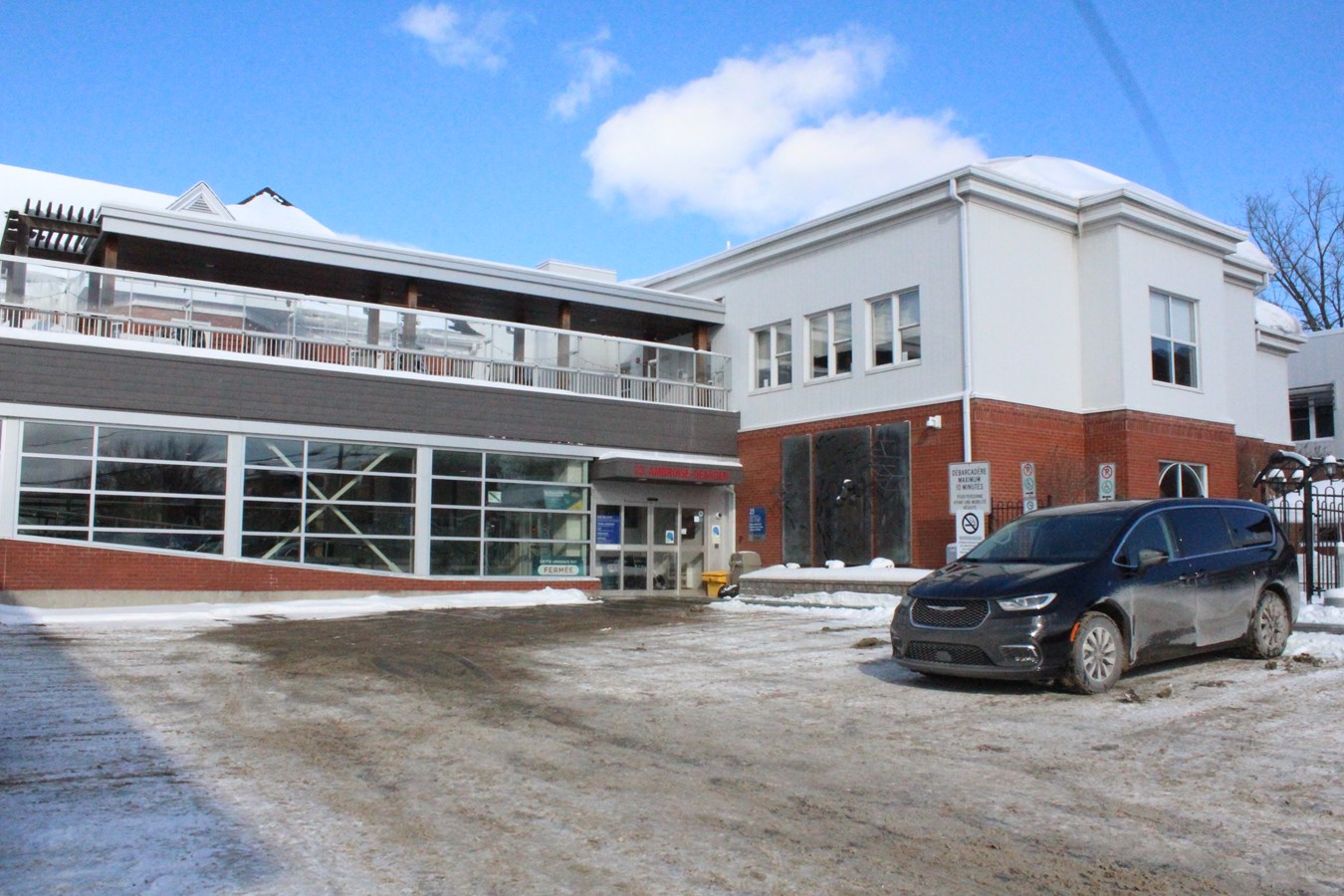 À ce jour, et jusqu’à nouvel ordre, les services de radiographie sont offerts à la clinique de Windsor.
