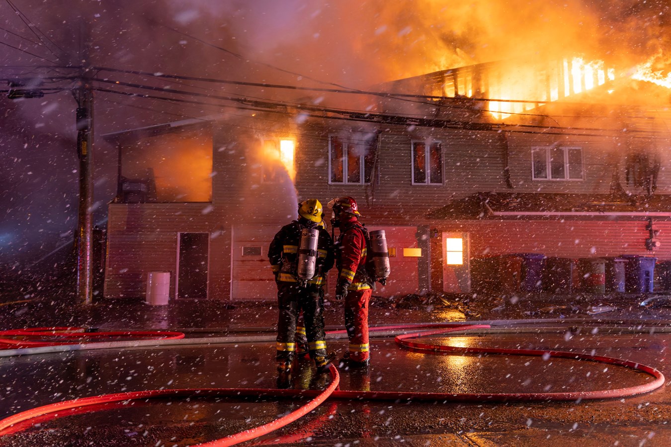 Le feu détruit un ancien magasin général dans le secteur Melbourne