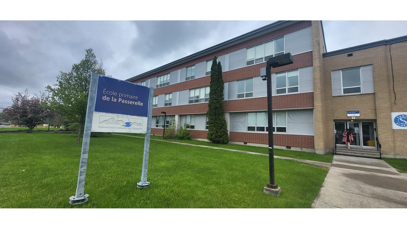 Un réaménagement complet de la cour de l’école La Passerelle à Val-des-Sources
