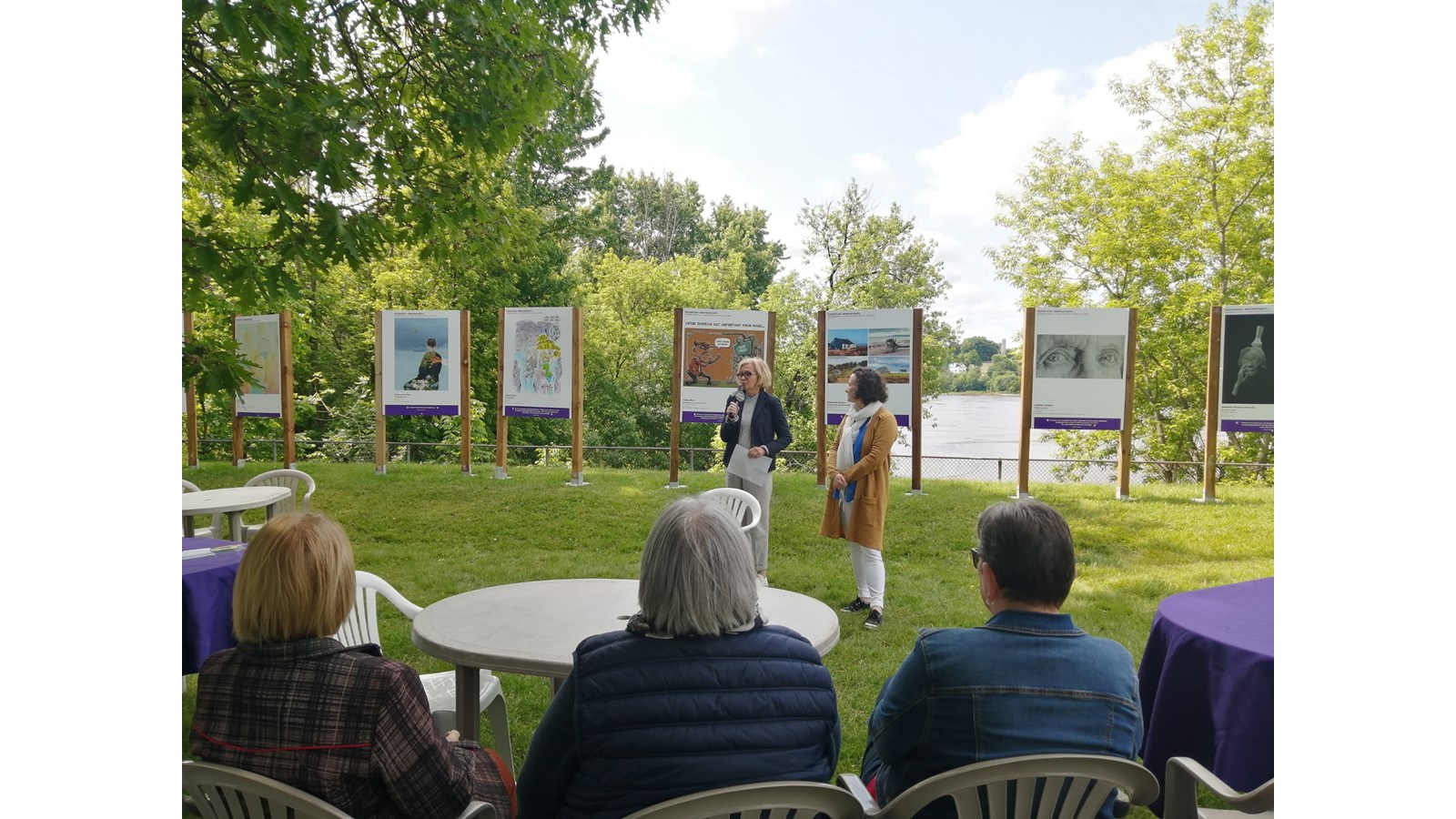 L’exposition s’est installée pour les prochains mois dans le parc du Souvenir à Richmond à côté du pont Mackenzie.