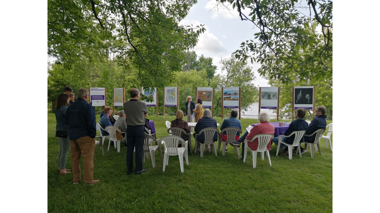 Prendre part à ce projet a été une expérience intergénérationnelle qui a réuni des artistes de tous les coins de l’Estrie, de toutes les générations et de différents styles artistiques autour d’un thème qui nous concerne tous.