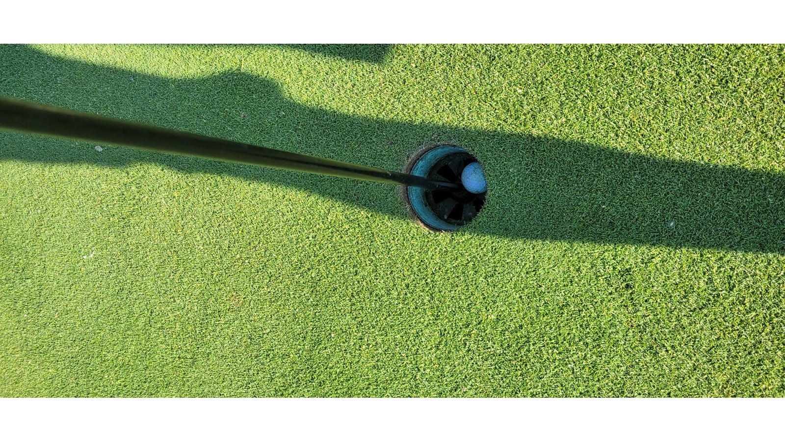 L’exploit, fort enviable et certainement peu banal, s’est produit au trou numéro 3 du parcours de neuf trous du club de golf Le Belle-View de Richmond.