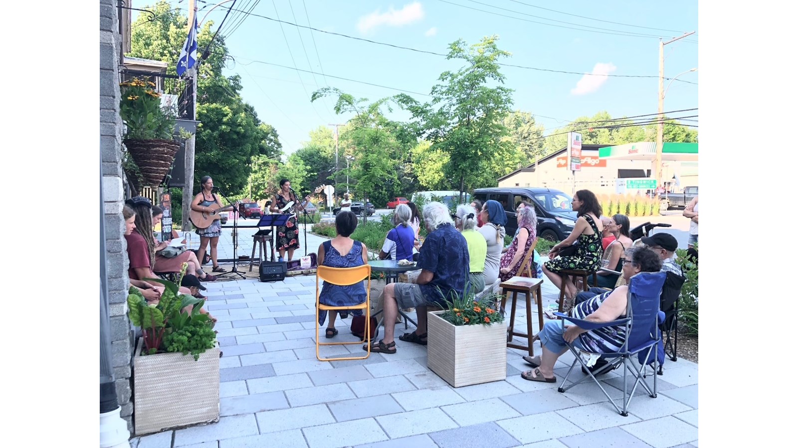 Un nouveau rendez-vous artistique hebdomadaire au cœur du Carré à Danville